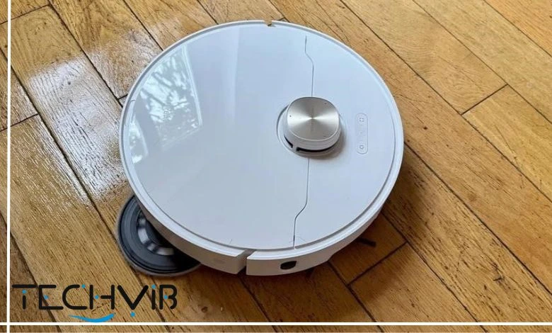 The Dreame L40 Ultra self-emptying